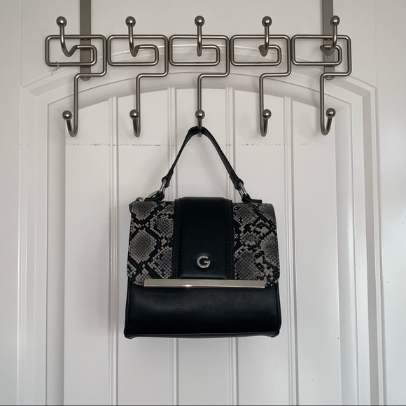 BLACK GUESS SNAKE PRINT CROSSBODY PURSE - Picture 3 of 4